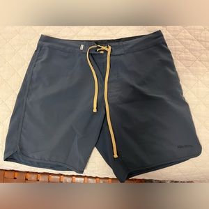 RHYTHM - Black Label Retro Trunk in Vintage Navy 32in x 8in